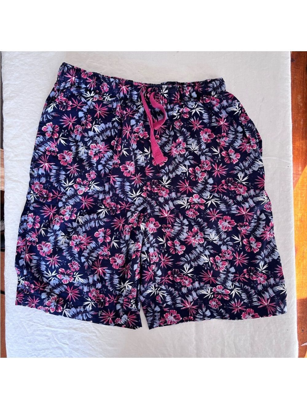 Izod Men’s Tropical Floral Pyjama Sleepwear Size Medium Elastic Tie waist